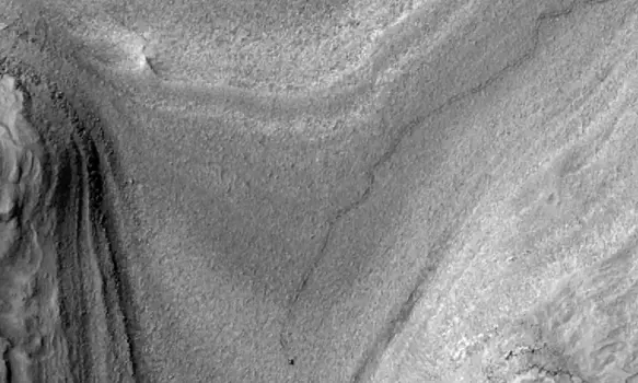 NASA показала марсоход Curiosity в движении с орбиты Марса