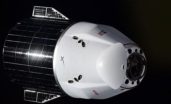 Космонавт Зубрицкий показал кадры приближения Cargo Dragon к МКС
