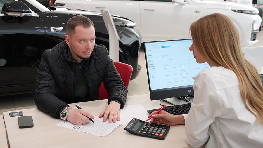 Средняя цена нового российского автомобиля достигла 1,58 млн рублей